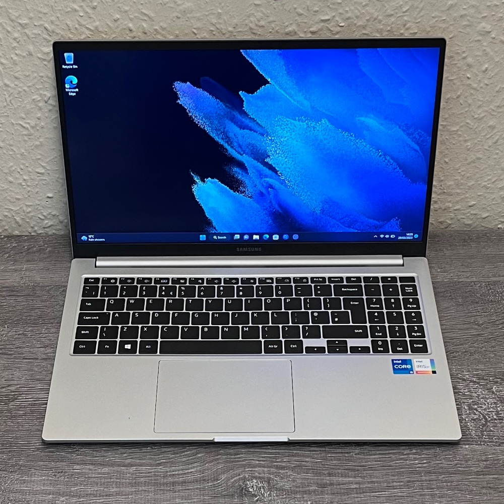 SAMSUNG GALAXY BOOK 15.6", INTEL CORE i51135G7, 8GB, 256GB, LTE